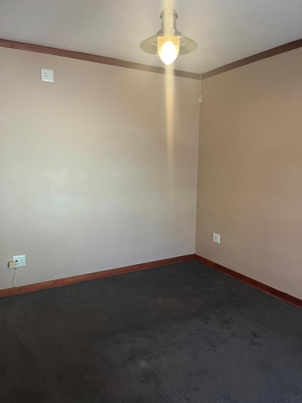 To Let 1 Bedroom Property for Rent in Golf View North West